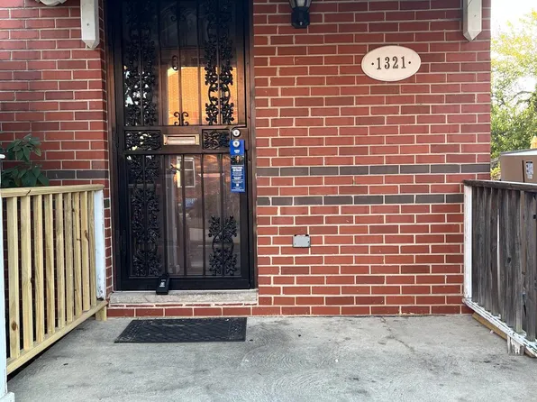 1321 Ogden St, Philadelphia, PA 19123