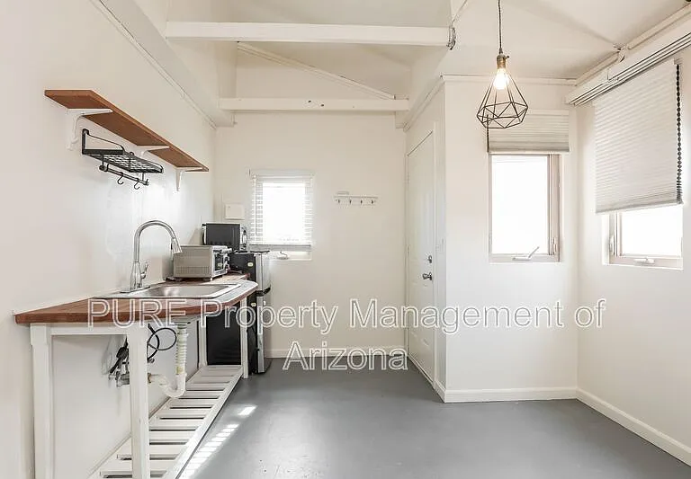 2925 N 15th Dr #CASITA — Photo 1
