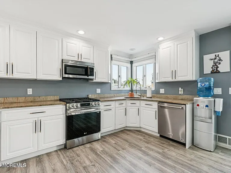 385 Aldo Dr — Photo 30