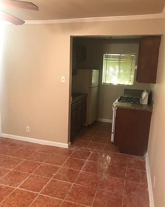 2nd image of 515 Prairie St APT 5