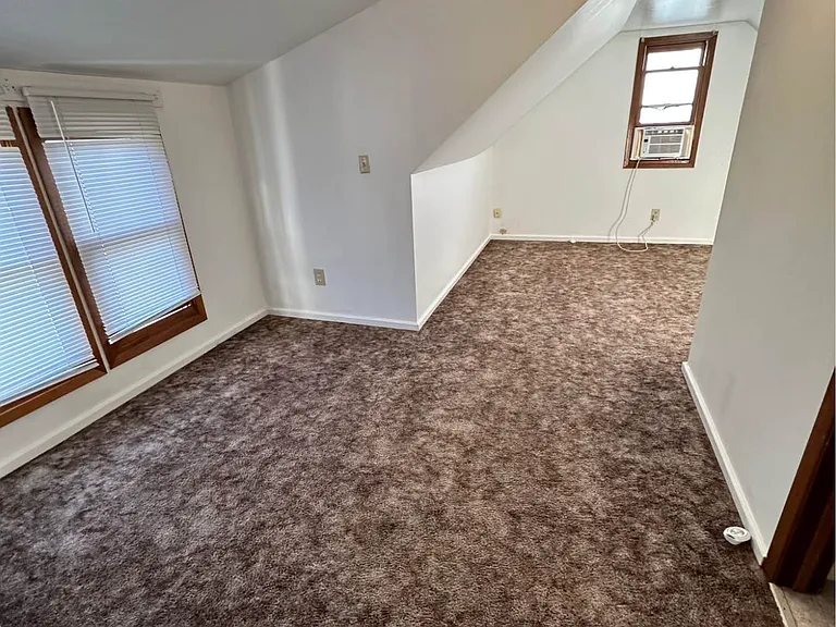402 S Wayland Ave — Photo 14
