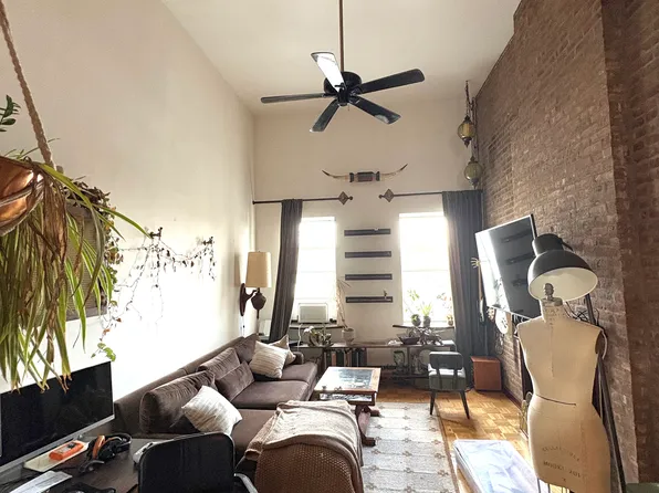 751 Manhattan Avenue image 1 of 10