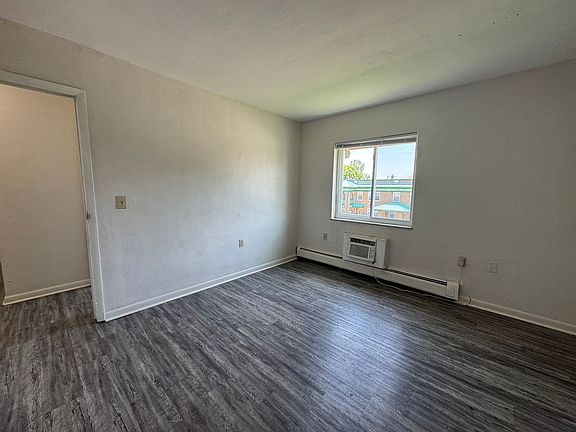 2nd image of 905 Neal Ave APT 26
