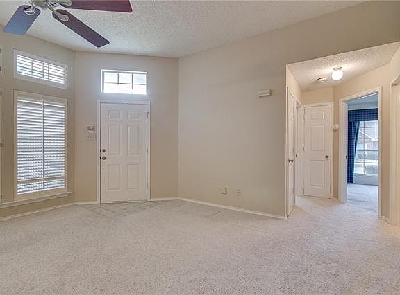 5th image of 2727 Hickory Bend Dr