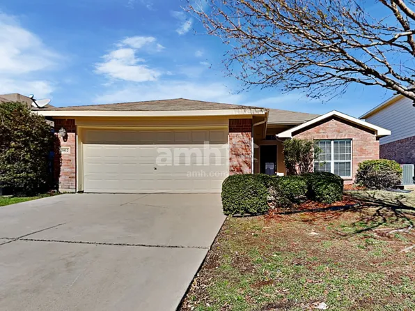 1012 Rosedale Springs Ln, Fort Worth, TX 76134
