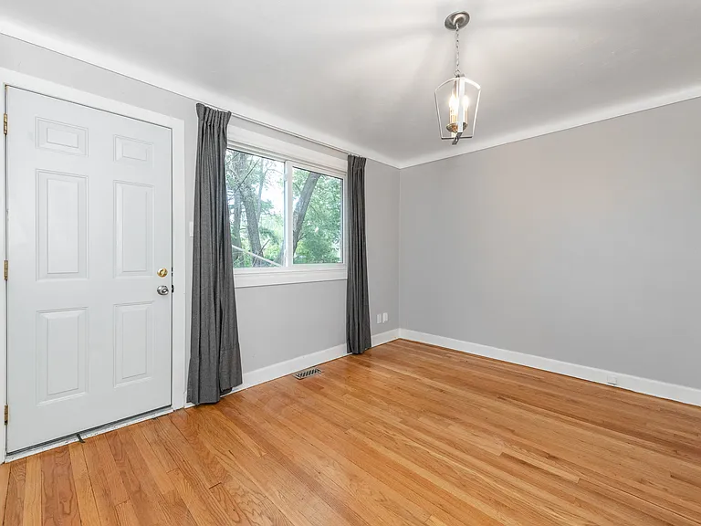2344 Midway Ave #A — Photo 10