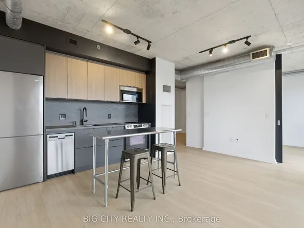 47 Lower River St #545, Toronto, ON M5A 0G1