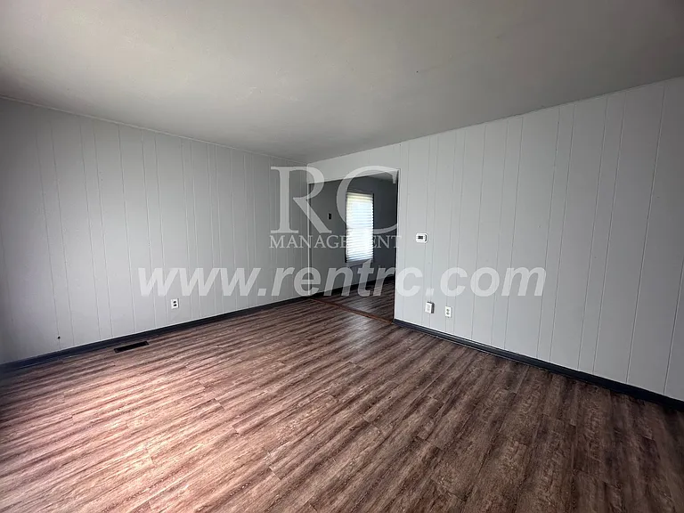 1204 Giddings St — Photo 6