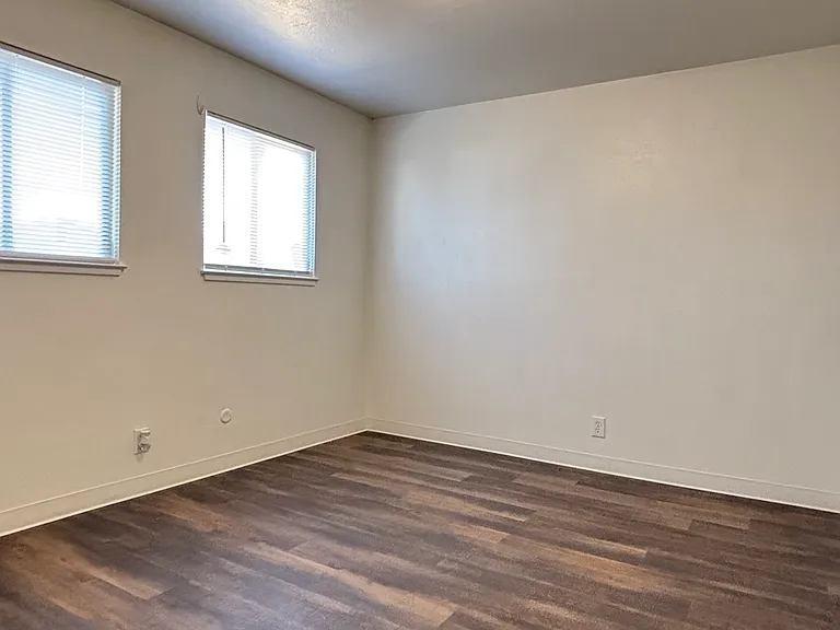 1310 W El Monte St #1310 — Photo 6