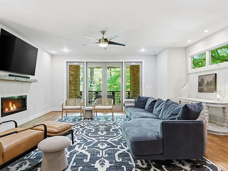 4373 Wieuca Rd NE — Photo 15