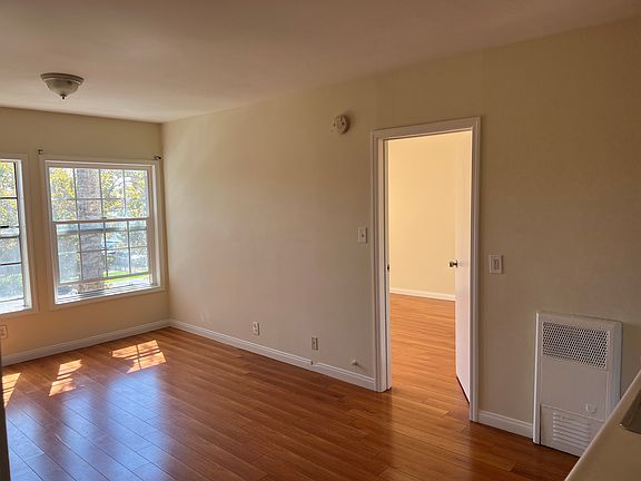 5th image of 617 N Rossmore Ave #210