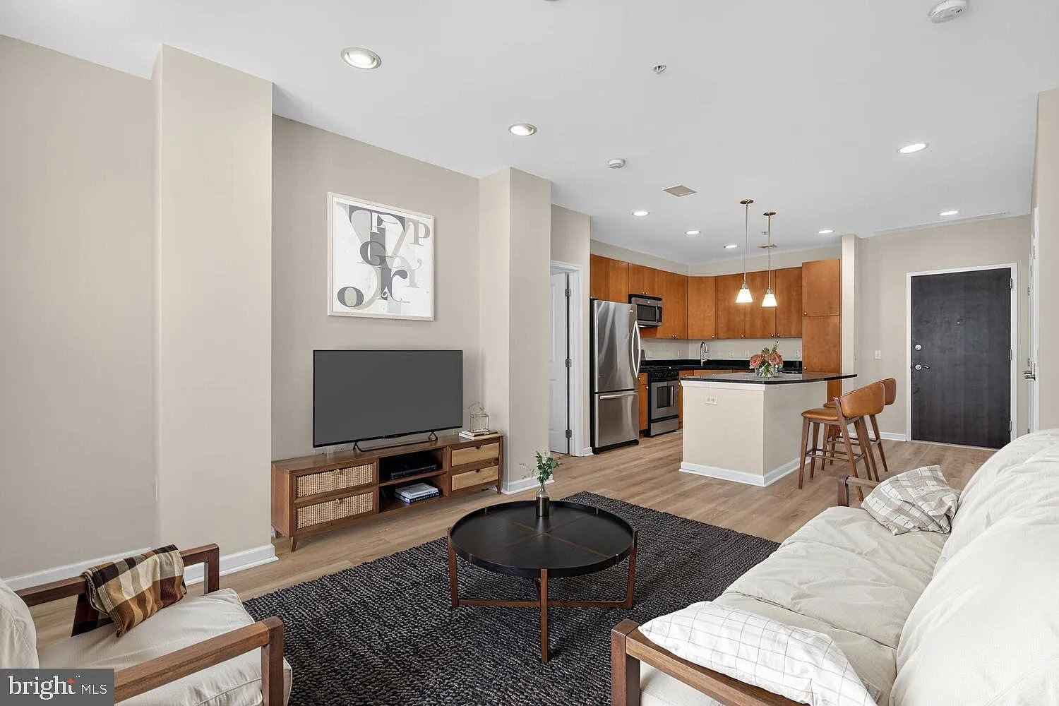 444 W Broad St — Photo 1