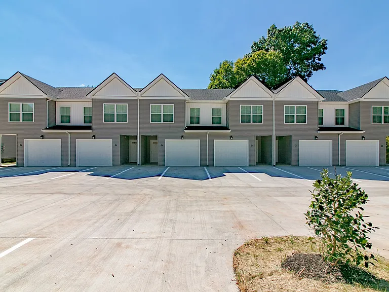 1960 Batts Ln #J — Photo 8