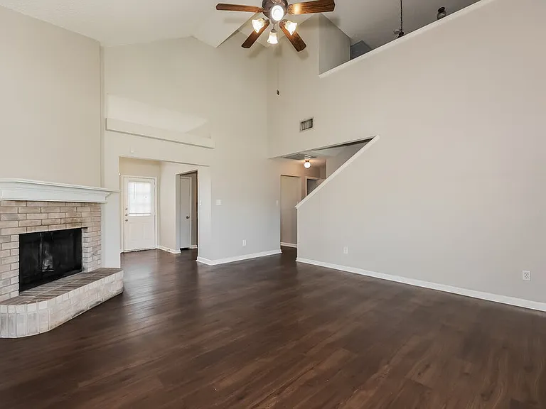 2400 Stagecoach St — Photo 5