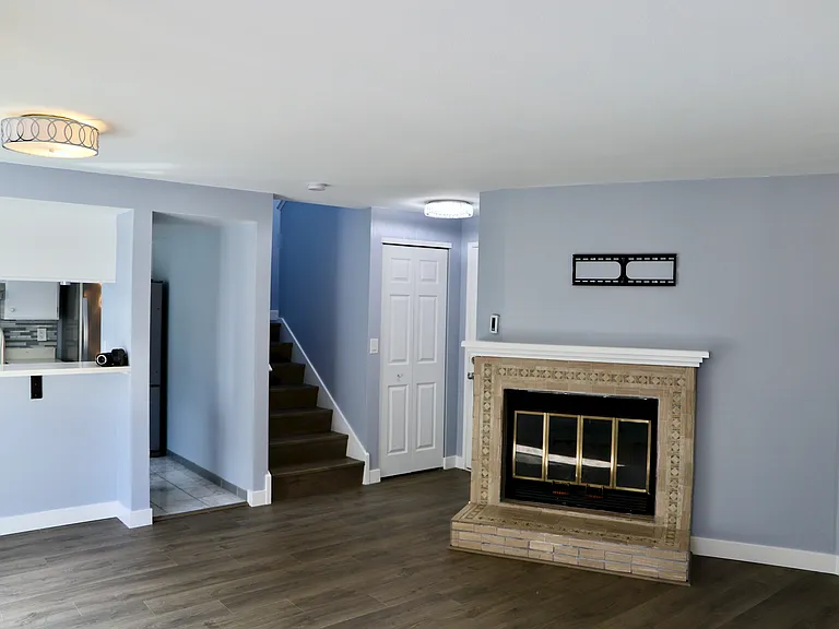 1515 E Union St #304 — Photo 5