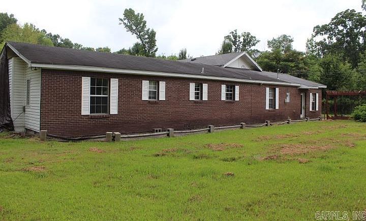 13th image of 844 Sherman Hills Rd