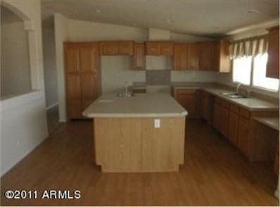 2nd image of 2588 S Thacher Dr
