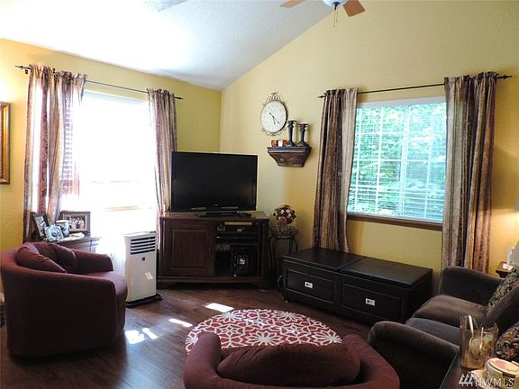 4th image of 2818 60th Ln SE
