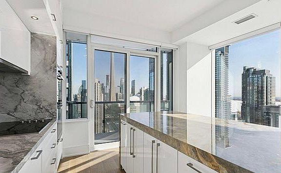 3rd image of 480 Front St W Penthouse 14