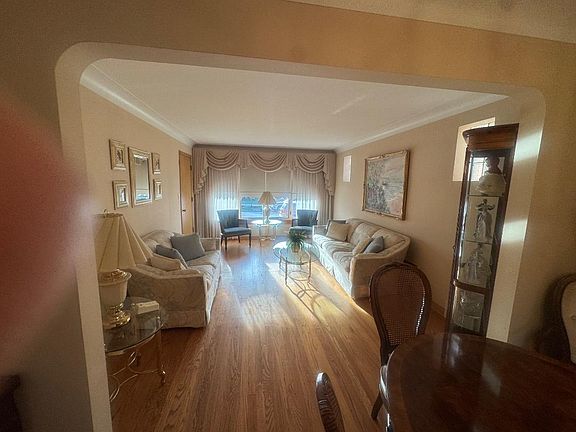 3rd image of 5805 N Merrimac Ave