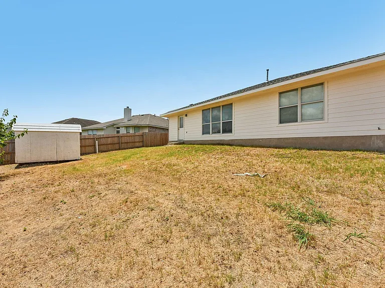 11809 Dunfries Ln — Photo 33
