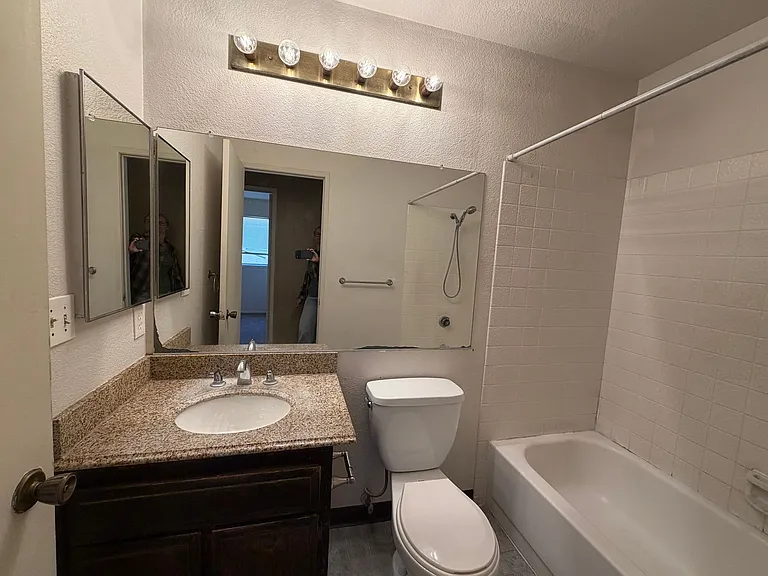 8608 Zircon Crest Ct — Photo 10