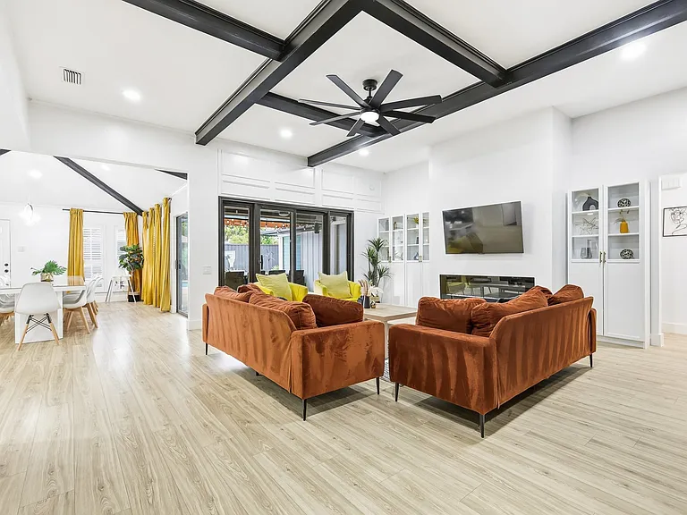 3705 Trilogy Dr — Photo 3