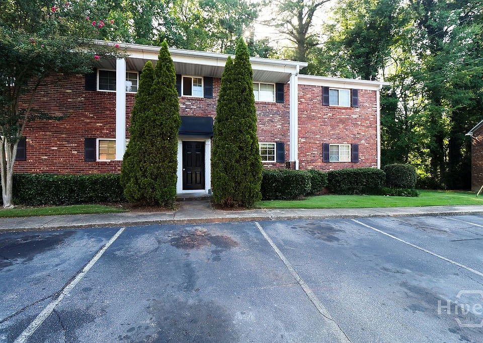 1st image of 195 Sycamore Drive
