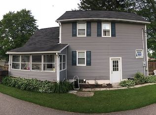 221 W Mercer St, Harrisville, PA 16038