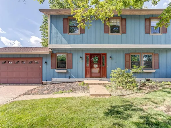 1204 Enos Ln, Godfrey, IL 62035