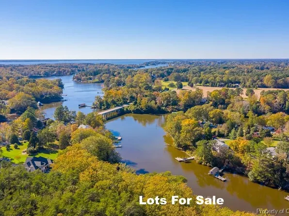 5 Irvington Rd, White Stone, VA 22578