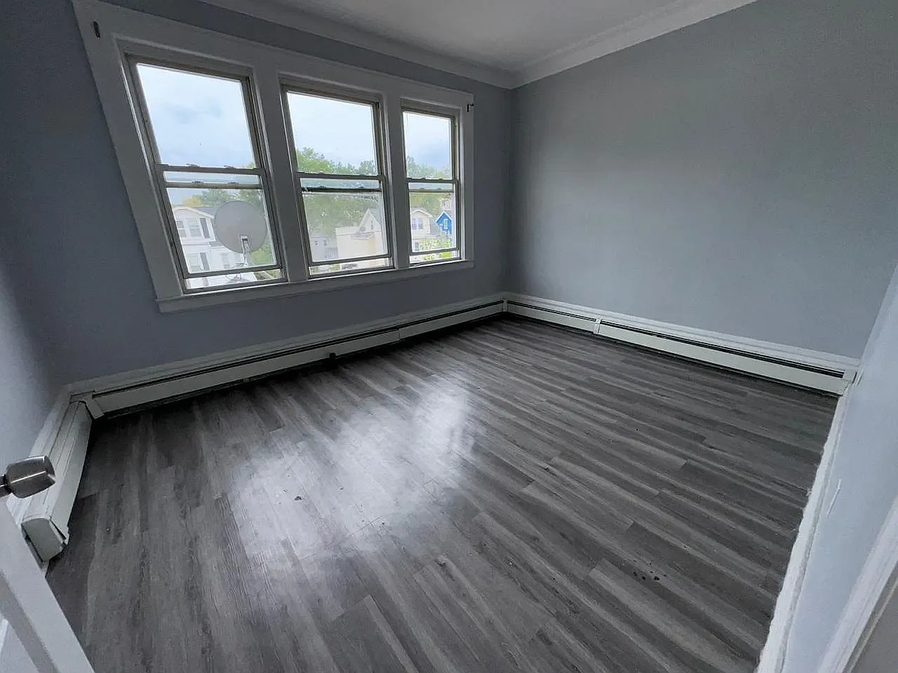 3 bed, 1000 sqft, $1,899 — Photo 4