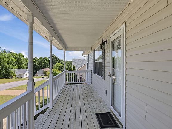 2nd image of 12797 Emerald Creek Cir