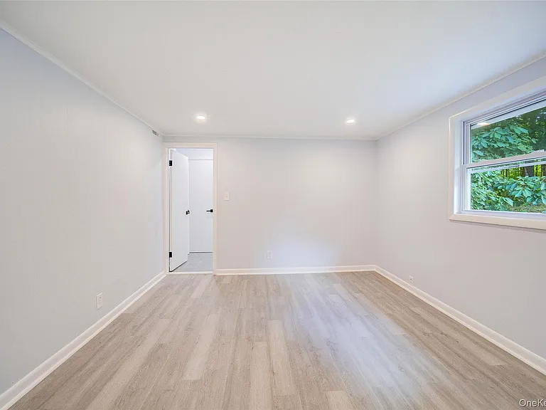 219 Benedict Rd — Photo 21