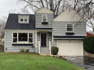 335 Spruce St, Glenview, IL