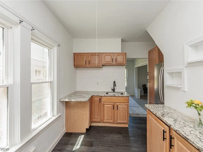 2035 Chesterland Ave #DOWN — Photo 22