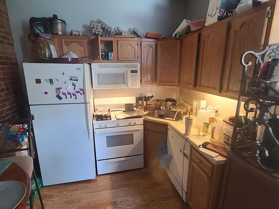 4th image of 1403 N Saint Clair St APT 1D