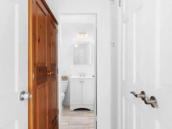 5th image of 100 W 93rd St APT 9E