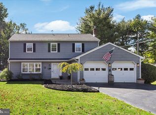 15 Leshin Ln, Hightstown, NJ 08520