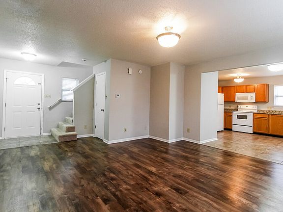 4th image of 3204 Black Forest Ln