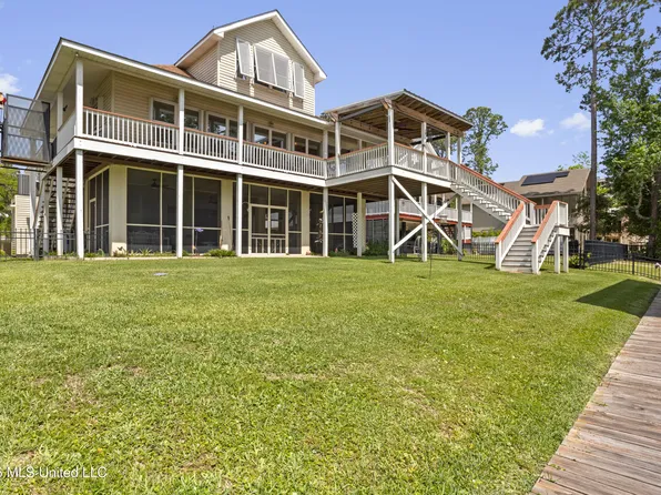111 Ironwood Cv, Pass Christian, MS 39571