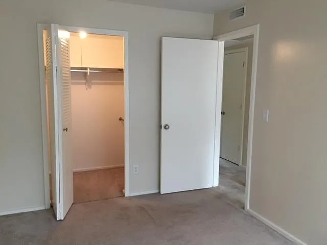 1201 W River Blvd #C113 — Photo 8