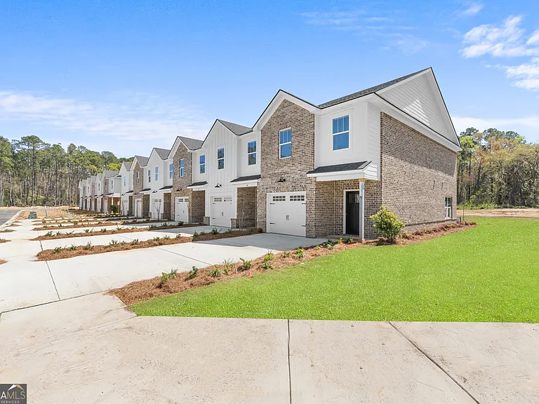 37 Azalea Ln — Photo 3