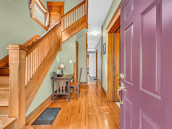 5th image of 617 E Pike St