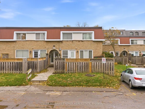 33 Taunton Rd E #12, Oshawa, ON L1G 3T6