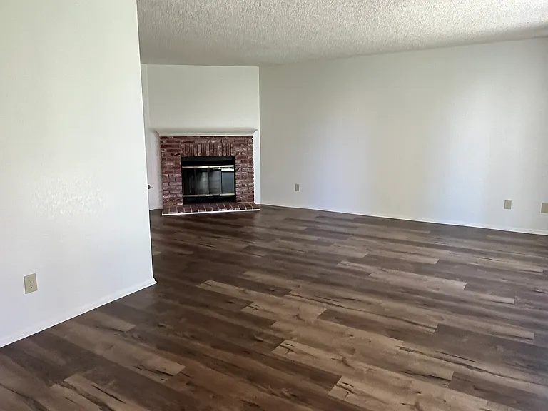 2851 Dartmouth Dr — Photo 6