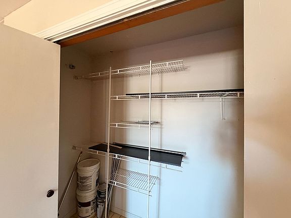 4th image of 547 Naugatuck Ave #B