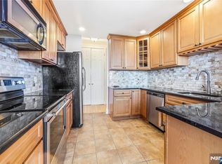 100 Winston Dr #5M-N, Cliffside Park, NJ 07010