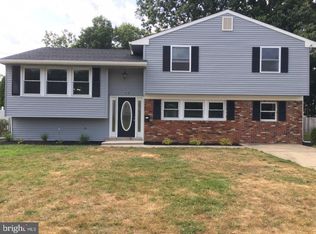 1016 Standish Dr, Turnersville, NJ 08012