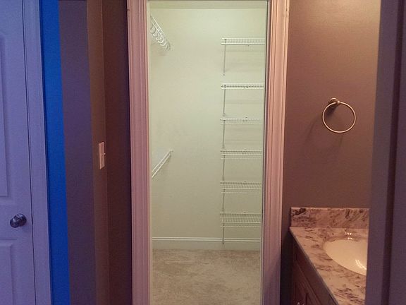 Walk-in closet